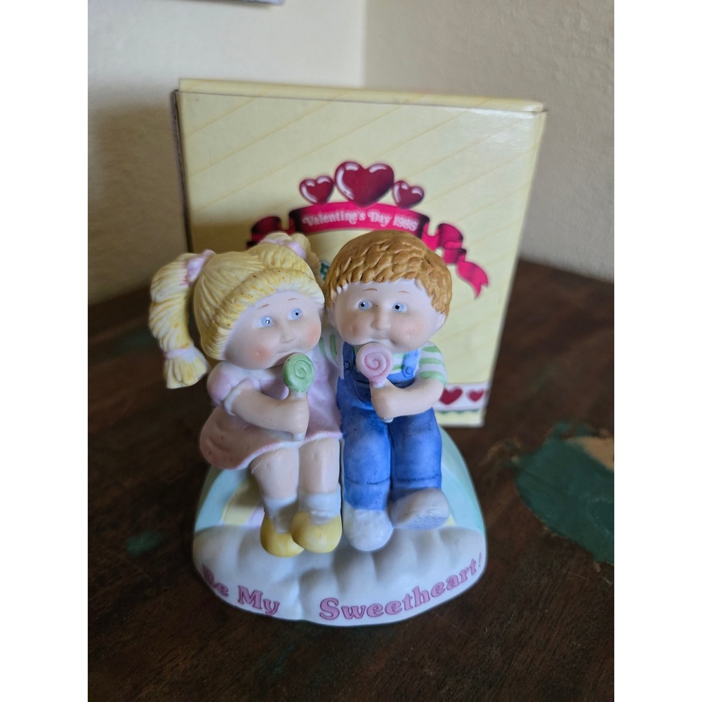 Vintage 1985 Cabbage Patch Kids Porcelain Figurine Rainbow Sweetheart Box 5450